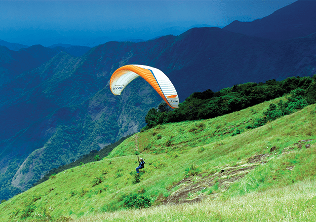 paragliding-at-vagamon