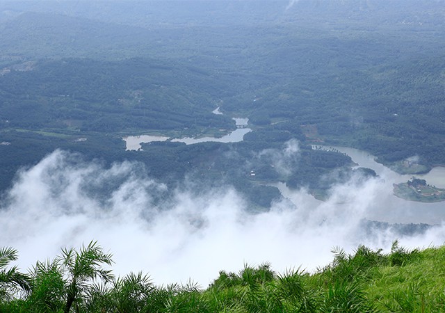 ilaveezhapoonchira