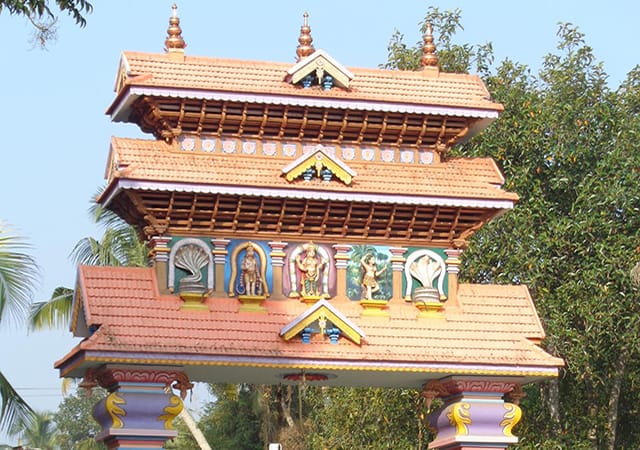 Pathiyoor-gopuram-Mavelikkara