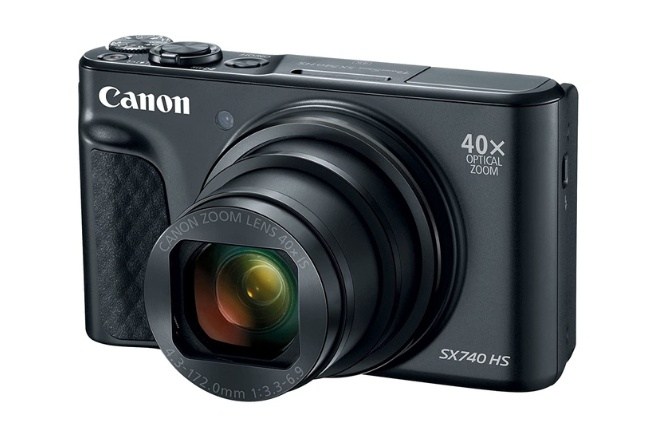 Canon Powershot SX740 compact camera for travel