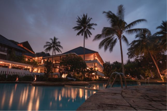 Luxury hotel in Kerala with scenic view – perfect stay for tourists
