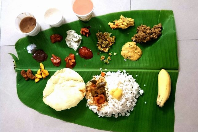 Traditional Kerala Sadhya feast – Foodie’s Guide to Kerala