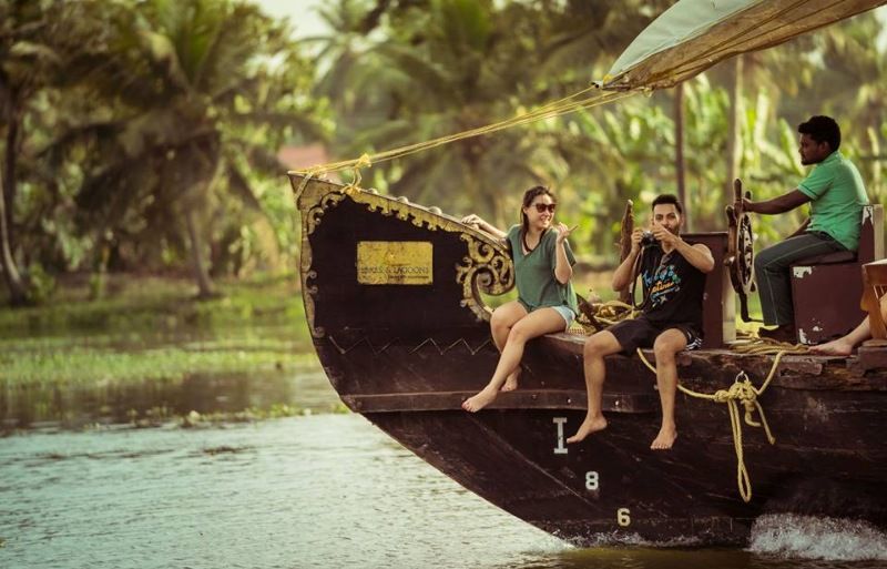 Alleppey houseboat journey during peaceful Kerala travel season
