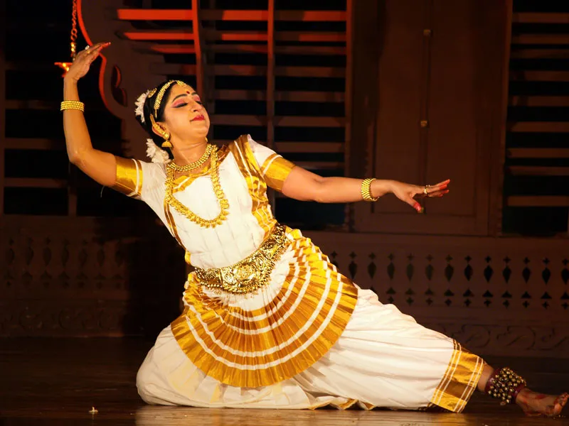 Mohiniyattam