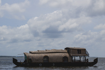 houseboat